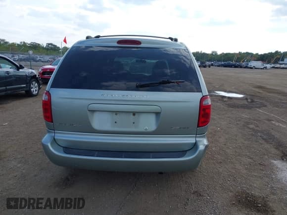 ✅ 2003 Dodge Caravan Sport • VIN: 2D4GP44R83R328676 • Lot: 43239791. Listed on IAAI with 139,555 mi. Free auction sales archive from the USA and detailed vehicle history report at DreamBid. Image 16.