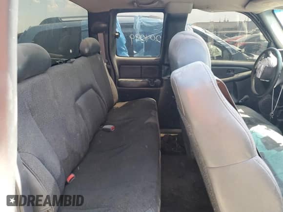 2002 Chevrolet Silverado 1500 with VIN 2GCEC19W121412302, listed as a Copart auction lot 55272472 with 204,099 mi miles and Salvage title. Bid and sale history available at DreamBid. Image 6.