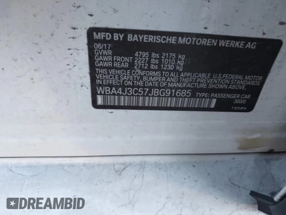 ✅ 2018 BMW 4 Series 430i xDrive • VIN: WBA4J3C57JBG91685 • Lot: 43695832. Wystawiony na IAAI z przebiegiem 113 684 mil. Bezpłatny archiwum sprzedaży aukcyjnych z USA i szczegółowy raport historii pojazdu na DreamBid. Zdjęcie 9.