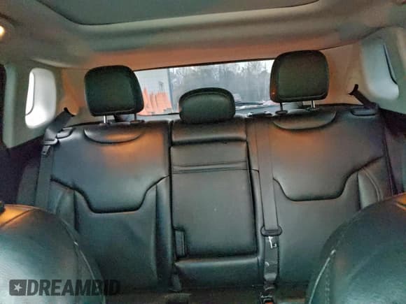 ✅ 2019 Jeep Compass Limited • VIN: 3C4NJDCB4KT818067 • Lot: 95246645. Listed on Copart with 121,656 mi. Free auction sales archive from the USA and detailed vehicle history report at DreamBid. Image 10.