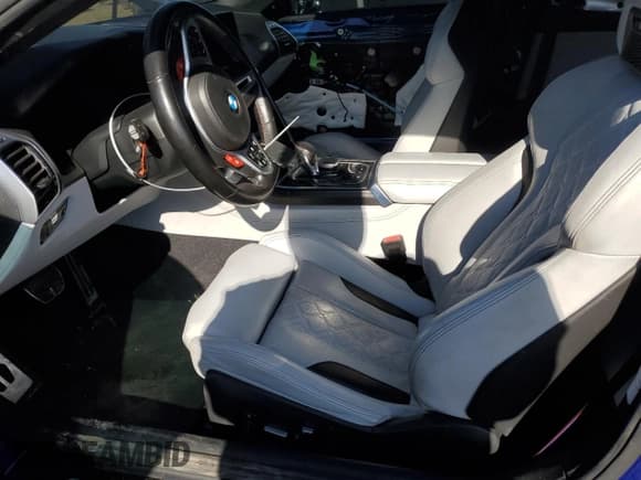 ✅ 2023 BMW M8 Competition • VIN: WBSDZ0C01PCK97140 • Lot: 48235155. Listed on Copart with 23,932 mi. Free auction sales archive from the USA and detailed vehicle history report at DreamBid. Image 7.