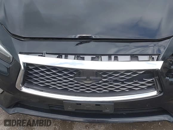 ✅ 2019 Infiniti Q50 Luxe • VIN: JN1EV7AR1KM553798 • Lot: 43673507. Listed on IAAI with 105,444 mi. Free auction sales archive from the USA and detailed vehicle history report at DreamBid. Image 18.