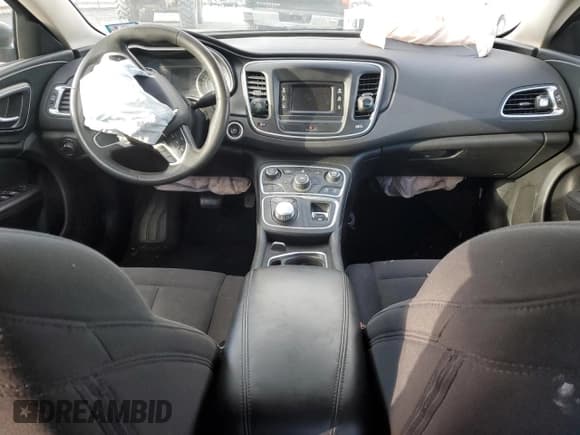 ✅ 2015 Chrysler 200 Limited • VIN: 1C3CCCAB8FN570897 • Lot: 92725445. Wystawiony na Copart z przebiegiem 117 781 mil. Bezpłatny archiwum sprzedaży aukcyjnych z USA i szczegółowy raport historii pojazdu na DreamBid. Zdjęcie 8.