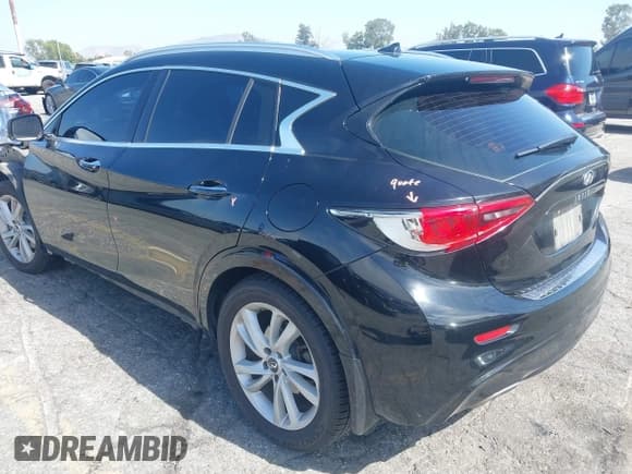 ✅ 2018 Infiniti QX30 Premium • VIN: SJKCH5CP9JA004522 • Lot: 42277008. Listed on IAAI with 81,618 mi. Free auction sales archive from the USA and detailed vehicle history report at DreamBid. Image 3.