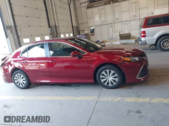 2022 Toyota Camry Hybrid LE с VIN 4T1C31AK7NU585634, выставлен на аукционе IAAI как лот 42443856 с пробегом 31 756 миль миль и . История ставок и продаж доступна на DreamBid. Изображение 13.