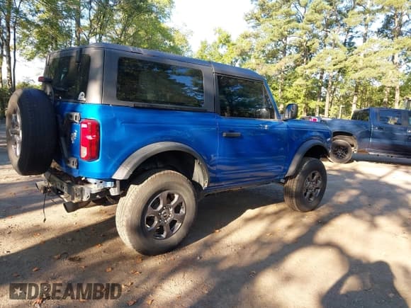 ✅ 2022 Ford Bronco • VIN: 1FMDE5AH5NLB03078 • Lot: 42912813. Listed on IAAI with 52,910 mi. Free auction sales archive from the USA and detailed vehicle history report at DreamBid. Image 4.