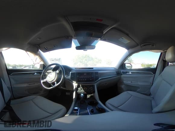 ✅ 2018 Volkswagen Atlas SE • VIN: 1V2DR2CA5JC521950 • Lot: 42057467. Wystawiony na IAAI z przebiegiem 99 750 mil. Bezpłatny archiwum sprzedaży aukcyjnych z USA i szczegółowy raport historii pojazdu na DreamBid. Zdjęcie 18.