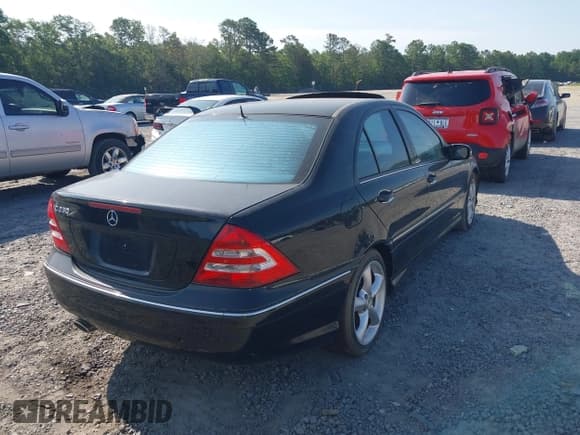 ✅ 2006 Mercedes-Benz C 230 Sport • VIN: WDBRF52H96A890229 • Lot: 42589310. Listed on IAAI with 236,130 mi. Free auction sales archive from the USA and detailed vehicle history report at DreamBid. Image 4.