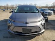 ✅ 2023 Chevrolet Bolt EV 2LT • VIN: 1G1FX6S0XP4203186 • Lot: 53692645. Wystawiony na Copart z przebiegiem 15 989 mil. Bezpłatny archiwum sprzedaży aukcyjnych z USA i szczegółowy raport historii pojazdu na DreamBid. Zdjęcie 5.