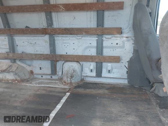 ✅ 2007 Ford Econoline Cargo Commercial • VIN: 1FTNE24W17DA29818 • Лот: 42314291. Опубликован ранее на IAAI с пробегом Не указан. Бесплатный доступ к архиву аукционных продаж из США и подробный отчёт об истории автомобиля на DreamBid. Изображение 8.