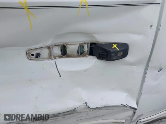 ✅ 2008 GMC Sierra 2500HD Work Truck • VIN: 1GTHC23678F181919 • Lot: 41954078. Wystawiony na IAAI z przebiegiem 120 609 mil. Bezpłatny archiwum sprzedaży aukcyjnych z USA i szczegółowy raport historii pojazdu na DreamBid. Zdjęcie 17.