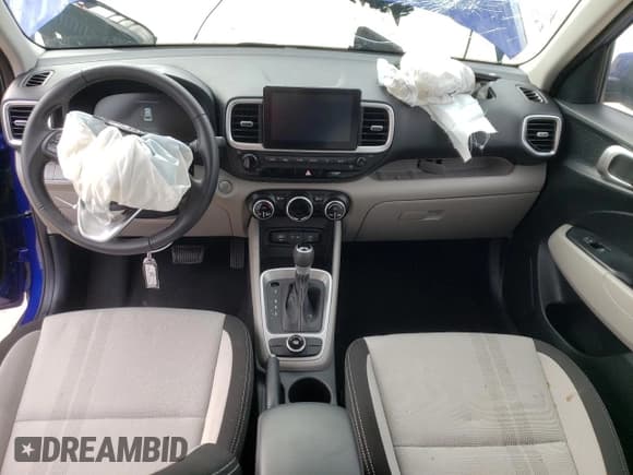 ✅ 2024 Hyundai Venue SEL • VIN: KMHRC8A38RU322425 • Lot: 47397215. Listed on Copart with 13,929 mi. Free auction sales archive from the USA and detailed vehicle history report at DreamBid. Image 8.