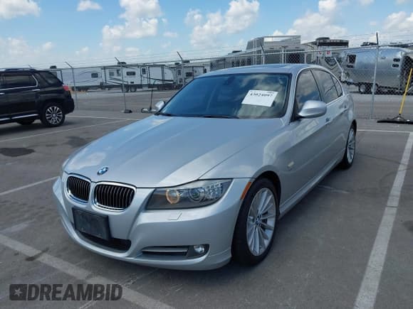 ✅ 2011 BMW 3 Series 335i xDrive • VIN: WBAPL5G59BNN21838 • Лот: 43024097. Опубликован ранее на IAAI с пробегом 170 811 миль. Бесплатный доступ к архиву аукционных продаж из США и подробный отчёт об истории автомобиля на DreamBid. Изображение 6.