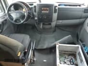 ✅ 2018 Mercedes-Benz Sprinter Cargo Worker • VIN: WD3PE8CD9JP594538 • Лот: 85333545. Опубликован ранее на Copart с пробегом 520 347 миль. Бесплатный доступ к архиву аукционных продаж из США и подробный отчёт об истории автомобиля на DreamBid. Изображение 8.