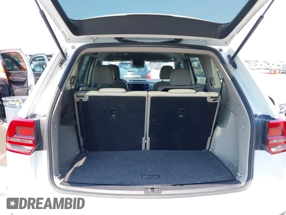 ✅ 2019 Volkswagen Atlas SE • VIN: 1V2LR2CA8KC537086 • Лот: 42931219. Опубликован ранее на IAAI с пробегом 58 493 миль. Бесплатный доступ к архиву аукционных продаж из США и подробный отчёт об истории автомобиля на DreamBid. Изображение 18.