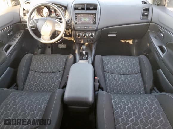 ✅ 2024 Mitsubishi Outlander S • VIN: JA4ARUAUXRU025989 • Лот: 86269725. Опубликован ранее на Copart с пробегом 12 791 миль. Бесплатный доступ к архиву аукционных продаж из США и подробный отчёт об истории автомобиля на DreamBid. Изображение 8.