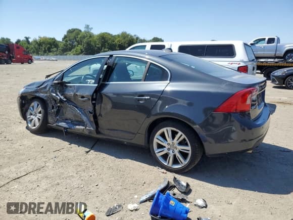 ✅ 2013 Volvo S60 T6 R-Design Platinum • VIN: YV1902FH3D2174231 • Лот: 68152355. Опубликован ранее на Copart с пробегом 156 831 миль. Бесплатный доступ к архиву аукционных продаж из США и подробный отчёт об истории автомобиля на DreamBid. Изображение 2.