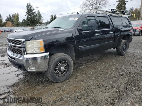 ✅ 2007 Chevrolet Silverado 2500HD 1LT • VIN: 1GCHK23607F535555 • Lot: 91265915. Wystawiony na Copart z przebiegiem 289 668 mil. Bezpłatny archiwum sprzedaży aukcyjnych z USA i szczegółowy raport historii pojazdu na DreamBid. Zdjęcie 1.