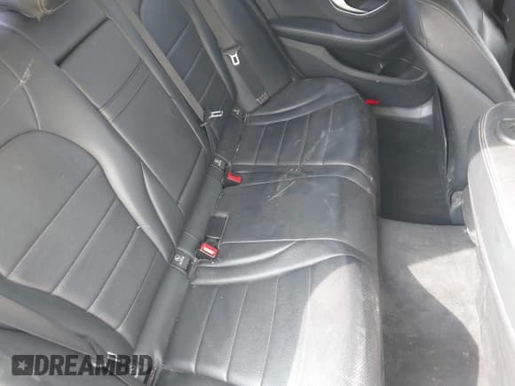 ✅ 2016 Mercedes-Benz C 300 • VIN: 55SWF4JBXGU131690 • Lot: 43494779. Wystawiony na IAAI z przebiegiem 120 206 mil. Bezpłatny archiwum sprzedaży aukcyjnych z USA i szczegółowy raport historii pojazdu na DreamBid. Zdjęcie 8.