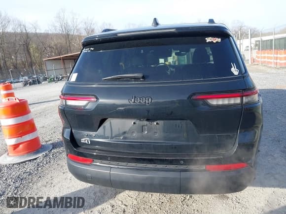 ✅ 2023 Jeep Grand Cherokee Altitude • VIN: 1C4RJKAG3P8841009 • Lot: 41708691. Listed on IAAI with 45,958 mi. Free auction sales archive from the USA and detailed vehicle history report at DreamBid. Image 16.