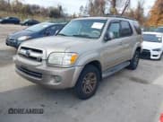 ✅ 2006 Toyota Sequoia Limited • VIN: 5TDBT48A56S272327 • Лот: 43735679. Опубликован ранее на IAAI с пробегом 212 682 миль. Бесплатный доступ к архиву аукционных продаж из США и подробный отчёт об истории автомобиля на DreamBid. Изображение 17.