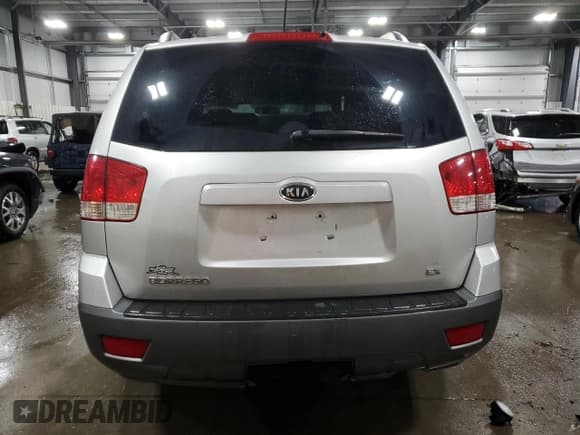 ✅ 2009 Kia Borrego EX • VIN: KNDJH741495035603 • Lot: 84233014. Listed on Copart with 108,085 mi. Free auction sales archive from the USA and detailed vehicle history report at DreamBid. Image 6.