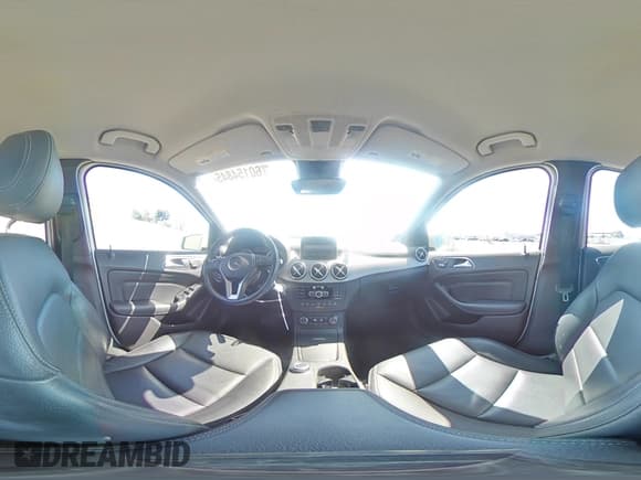 ✅ 2014 Mercedes-Benz B Electric Drive • VIN: WDDVP9AB5EJ003358 • Lot: 60154845. Wystawiony na Copart z przebiegiem 144 522 mil. Bezpłatny archiwum sprzedaży aukcyjnych z USA i szczegółowy raport historii pojazdu na DreamBid. Zdjęcie 15.