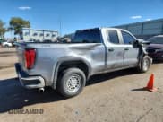✅ 2020 GMC Sierra 1500 • VIN: 1GTR9AEF6LZ221022 • Лот: 81638415. Опубликован ранее на Copart с пробегом 121 808 миль. Бесплатный доступ к архиву аукционных продаж из США и подробный отчёт об истории автомобиля на DreamBid. Изображение 3.