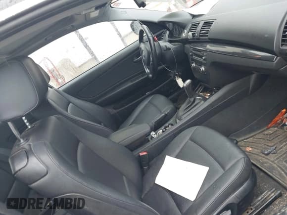 ✅ 2013 BMW 1 Series 128i • VIN: WBAUP9C59DVS94674 • Lot: 41716138. Wystawiony na IAAI z przebiegiem 87 088 mil. Bezpłatny archiwum sprzedaży aukcyjnych z USA i szczegółowy raport historii pojazdu na DreamBid. Zdjęcie 5.