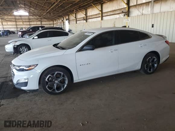 2019 Chevrolet Malibu RS z VIN 1G1ZG5ST3KF208941, wystawiony jako Copart lot #89850635 z przebiegiem 131 230 mil mil oraz Czysty tytuł • Clean title. Historia ofert i sprzedaży dostępna na DreamBid. Obrazek 1.