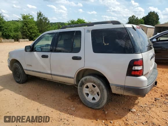 ✅ 2006 Ford Explorer XLS • VIN: 1FMEU72E06UB03315 • Lot: 55538205. Wystawiony na Copart z przebiegiem 172 918 mil. Bezpłatny archiwum sprzedaży aukcyjnych z USA i szczegółowy raport historii pojazdu na DreamBid. Zdjęcie 2.