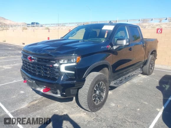 ✅ 2022 Chevrolet Silverado 1500 ZR2 • VIN: 3GCUDHELXNG599564 • Лот: 43528446. Опубликован ранее на IAAI с пробегом 36 704 миль. Бесплатный доступ к архиву аукционных продаж из США и подробный отчёт об истории автомобиля на DreamBid. Изображение 2.