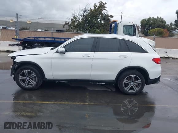 ✅ 2017 Mercedes-Benz GLC 300 • VIN: WDC0G4JBXHF198091 • Лот: 43716003. Опубликован ранее на IAAI с пробегом 102 813 миль. Бесплатный доступ к архиву аукционных продаж из США и подробный отчёт об истории автомобиля на DreamBid. Изображение 15.