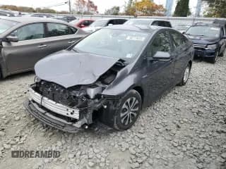 ✅ 2022 Toyota Prius LE • VIN: JTDL9MFU5N3035434 • Lot: 90773655. Listed on Copart with 40,737 mi. Free auction sales archive from the USA and detailed vehicle history report at DreamBid. Image 1.
