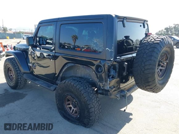 ✅ 2018 Jeep Wrangler Sport • VIN: 1C4GJXANXJW302523 • Лот: 42527455. Опубликован ранее на IAAI с пробегом 101 320 миль. Бесплатный доступ к архиву аукционных продаж из США и подробный отчёт об истории автомобиля на DreamBid. Изображение 3.