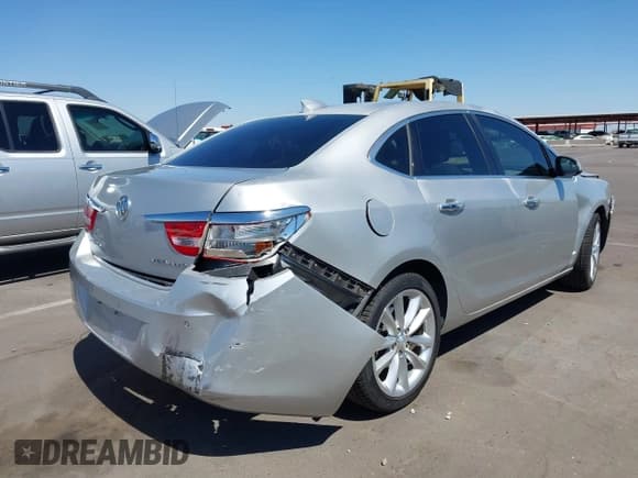 ✅ 2015 Buick Verano Group • VIN: 1G4PS5SK6F4213567 • Lot: 42809535. Listed on IAAI with 113,005 mi. Free auction sales archive from the USA and detailed vehicle history report at DreamBid. Image 4.