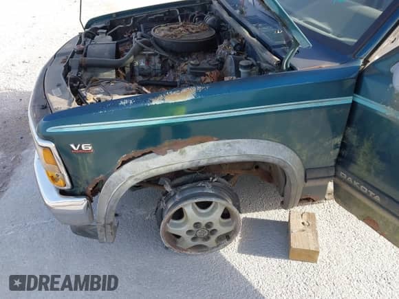 1995 Dodge Dakota z VIN 1B7GL23X3SS134423, wystawiony jako IAAI lot #41767788 z przebiegiem 189 517 mil mil oraz . Historia ofert i sprzedaży dostępna na DreamBid. Obrazek 6.