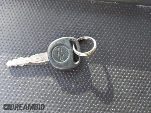 ✅ 2006 Chevrolet Suburban LT • VIN: 1GNFK16Z66J132058 • Lot: 43690477. Listed on IAAI with 136,654 mi. Free auction sales archive from the USA and detailed vehicle history report at DreamBid. Image 11.