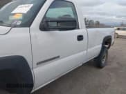 ✅ 2005 GMC Sierra 2500HD Work Truck • VIN: 1GTHK24U35E206834 • Lot: 41847835. Listed on IAAI with 199,679 mi. Free auction sales archive from the USA and detailed vehicle history report at DreamBid. Image 18.