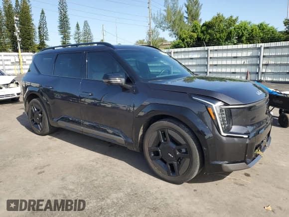 ✅ 2024 Kia EV9 GT-Line • VIN: KNDAEFS55R6023124 • Lot: 70505885. Wystawiony na Copart z przebiegiem 17 201 mil. Bezpłatny archiwum sprzedaży aukcyjnych z USA i szczegółowy raport historii pojazdu na DreamBid. Zdjęcie 4.