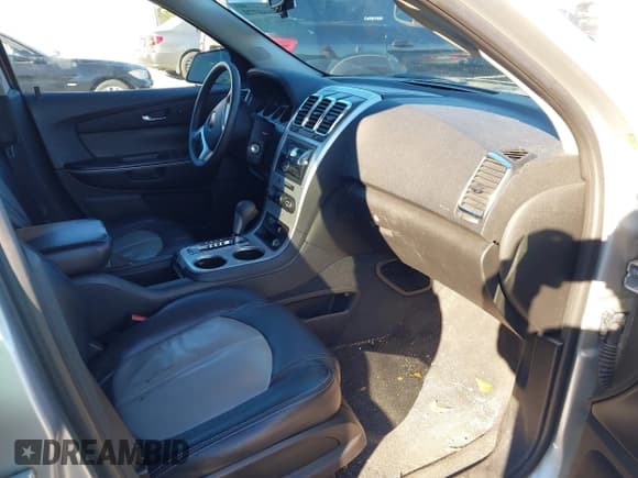 ✅ 2010 GMC Acadia SL • VIN: 1GKLRKED5AJ190422 • Lot: 43660770. Listed on IAAI with 161,436 mi. Free auction sales archive from the USA and detailed vehicle history report at DreamBid. Image 5.