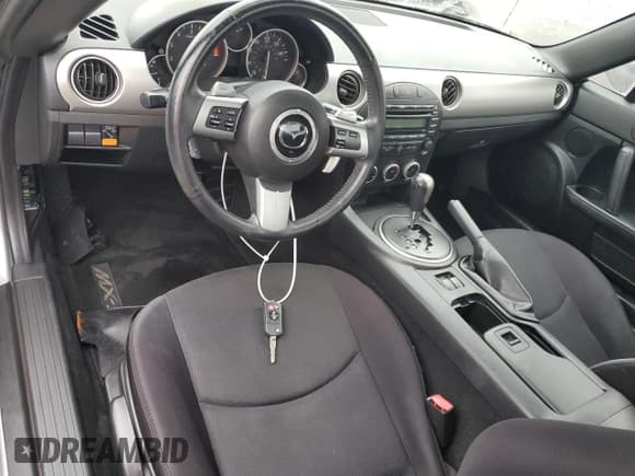 ✅ 2011 Mazda MX-5 Miata Touring • VIN: JM1NC2MF0B0219647 • Лот: 74085934. Опубликован ранее на Copart с пробегом 81 158 миль. Бесплатный доступ к архиву аукционных продаж из США и подробный отчёт об истории автомобиля на DreamBid. Изображение 8.