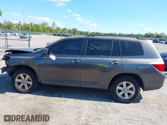 ✅ 2008 Toyota Highlander • VIN: JTEDS41A982013836 • Lot: 43722708. Listed on IAAI with 227,044 mi. Free auction sales archive from the USA and detailed vehicle history report at DreamBid. Image 15.