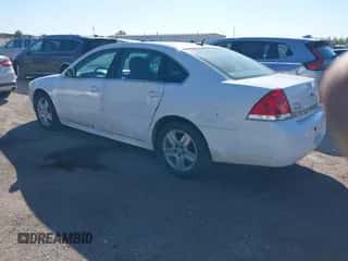 2010 Chevrolet Impala LS z VIN 2G1WA5EK4A1220853, wystawiony jako IAAI lot #43451283 z przebiegiem 271 914 mil mil oraz . Historia ofert i sprzedaży dostępna na DreamBid. Obrazek 3.