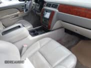 ✅ 2010 Chevrolet Suburban LT • VIN: 1GNUKJE31AR158534 • Lot: 42250669. Listed on IAAI with Not provided. Free auction sales archive from the USA and detailed vehicle history report at DreamBid. Image 5.