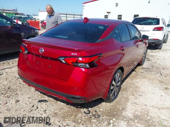 ✅ 2020 Nissan Versa SR • VIN: 3N1CN8FV4LL811472 • Lot: 41985860. Wystawiony na IAAI z przebiegiem 114 954 mil. Bezpłatny archiwum sprzedaży aukcyjnych z USA i szczegółowy raport historii pojazdu na DreamBid. Zdjęcie 4.