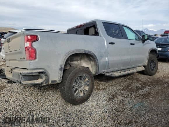 ✅ 2025 Chevrolet Silverado 1500 • VIN: 3GCUKHE86SG111563 • Лот: 42922455. Опубликован ранее на Copart с пробегом Не указан. Бесплатный доступ к архиву аукционных продаж из США и подробный отчёт об истории автомобиля на DreamBid. Изображение 3.