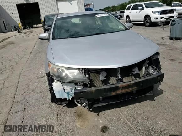 ✅ 2014 Toyota Camry XLE • VIN: 4T1BF1FK9EU344279 • Лот: 69417765. Опубликован ранее на Copart с пробегом 182 583 миль. Бесплатный доступ к архиву аукционных продаж из США и подробный отчёт об истории автомобиля на DreamBid. Изображение 13.