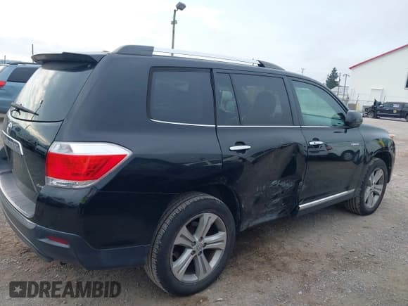 ✅ 2013 Toyota Highlander Limited • VIN: 5TDDK3EH3DS212308 • Lot: 43254784. Wystawiony na IAAI z przebiegiem 118 853 mil. Bezpłatny archiwum sprzedaży aukcyjnych z USA i szczegółowy raport historii pojazdu na DreamBid. Zdjęcie 6.