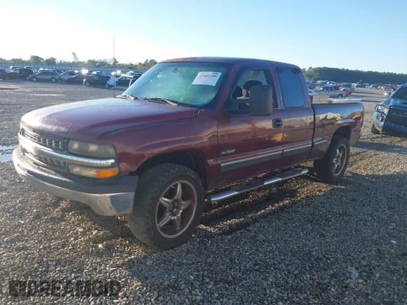 ✅ 2000 Chevrolet Silverado 1500 LS • VIN: 1GCEK19T5YE114187 • Лот: 43485299. Опубликован ранее на IAAI с пробегом 368 666 миль. Бесплатный доступ к архиву аукционных продаж из США и подробный отчёт об истории автомобиля на DreamBid. Изображение 2.